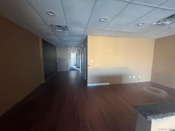 1119 North Broadway, Massapequa Park, NY 11762