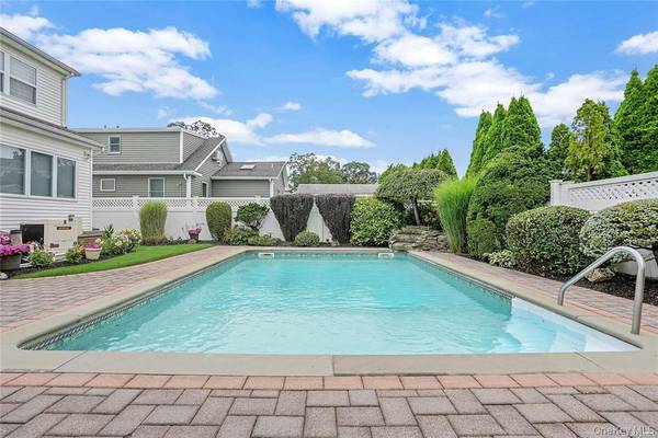 132 Atlantic AVE, Massapequa Park, NY 11762