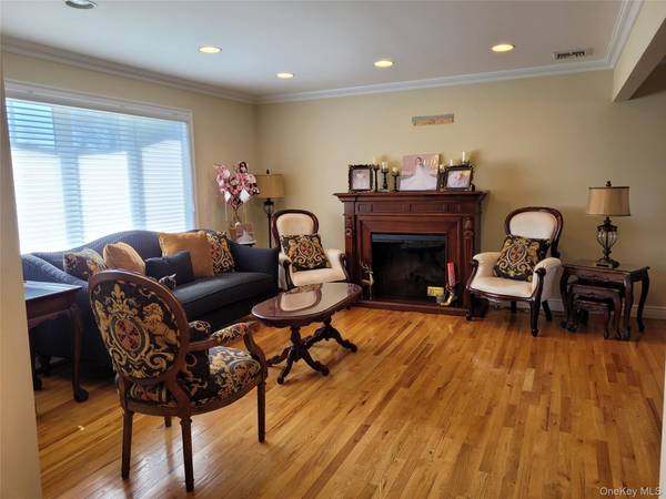 132 Atlantic AVE, Massapequa Park, NY 11762