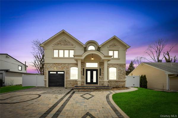 157 4th ST, Hicksville, NY 11801