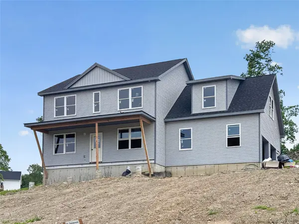 34 Tamarack DR, Newburgh, NY 12550