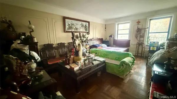 4220 Kissena BLVD #E18, Flushing, NY 11355