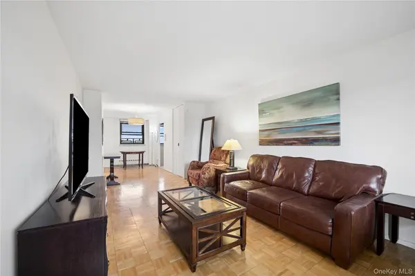 61-35 98TH ST #12M, Rego Park, NY 11374