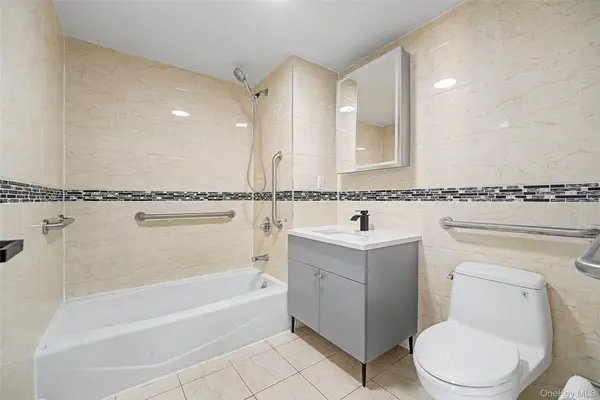 13621 Latimer PL #3E, Flushing, NY 11354