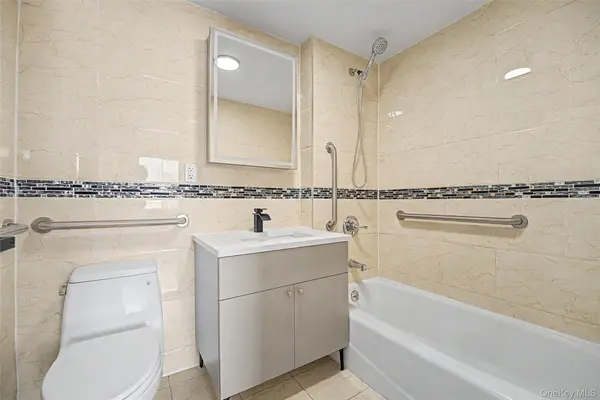 13621 Latimer PL #3E, Flushing, NY 11354