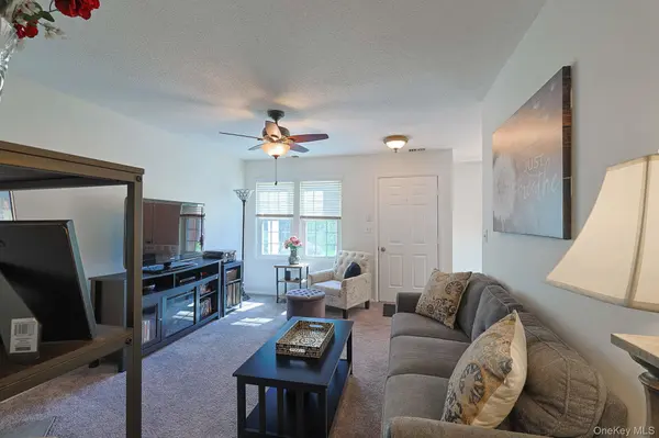 2820 Whispering HLS, Chester, NY 10918