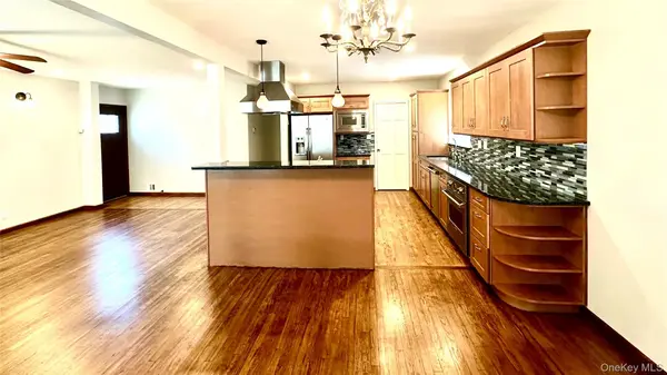 69-83 113th ST, Forest Hills, NY 11375
