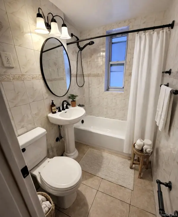 3315 81st ST #1G, Jackson Heights, NY 11372