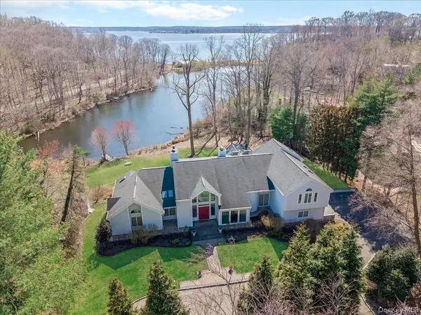 19 Mallard DR, Lloyd Harbor, NY 11743