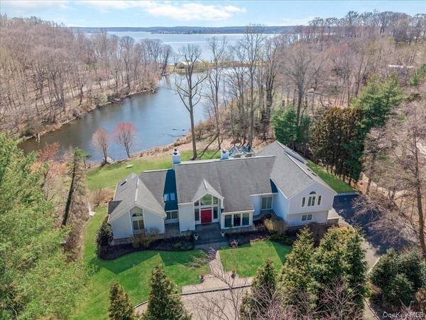 19 Mallard DR, Lloyd Harbor, NY 11743