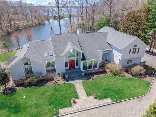 19 Mallard DR, Lloyd Harbor, NY 11743