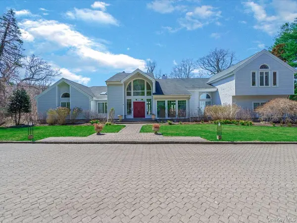 19 Mallard DR, Lloyd Harbor, NY 11743