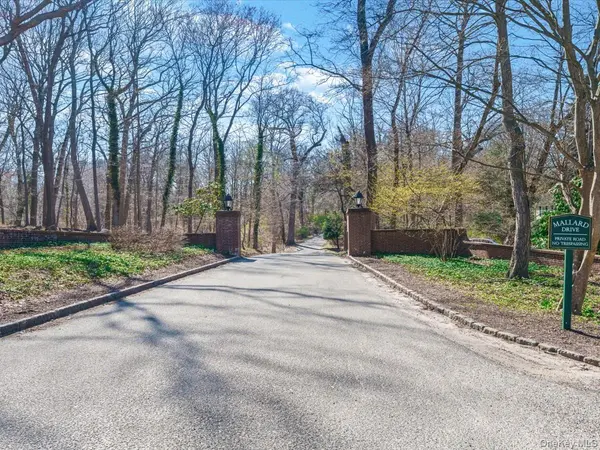 19 Mallard DR, Lloyd Harbor, NY 11743