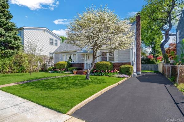 28 Miller ST #2, Glen Cove, NY 11542