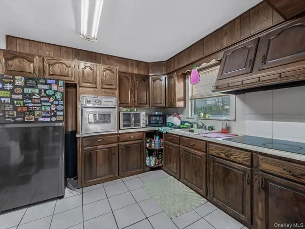 1543 Sweetman AVE, Elmont, NY 11003