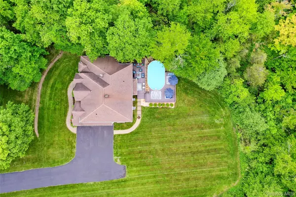 66 Carol LN, Poughquag, NY 12570