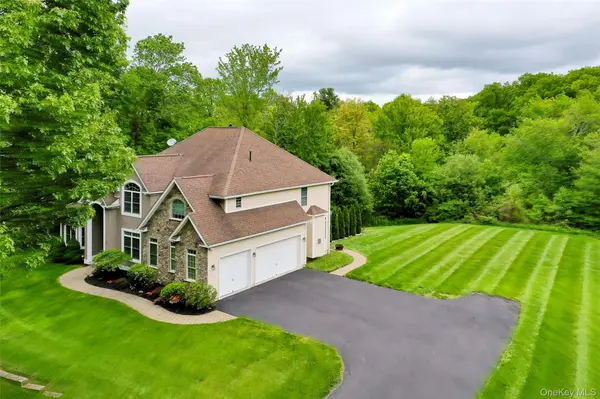 66 Carol LN, Poughquag, NY 12570