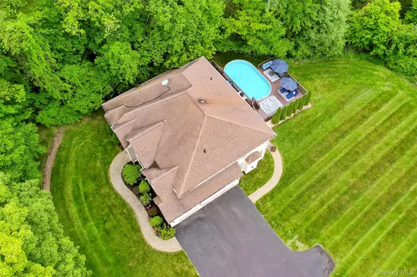 66 Carol LN, Poughquag, NY 12570
