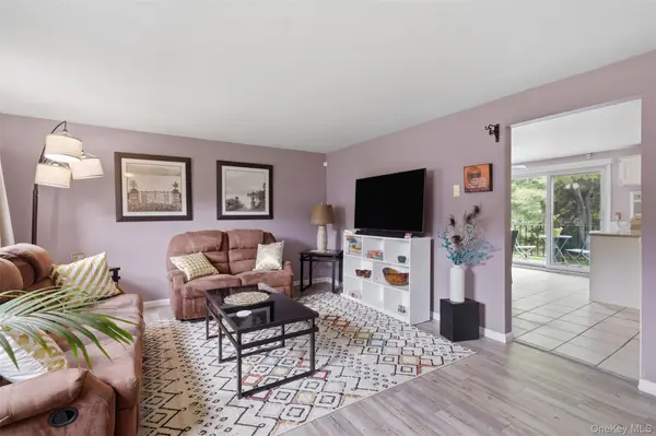 303 Parr Meadow DR #3C, Newburgh, NY 12550
