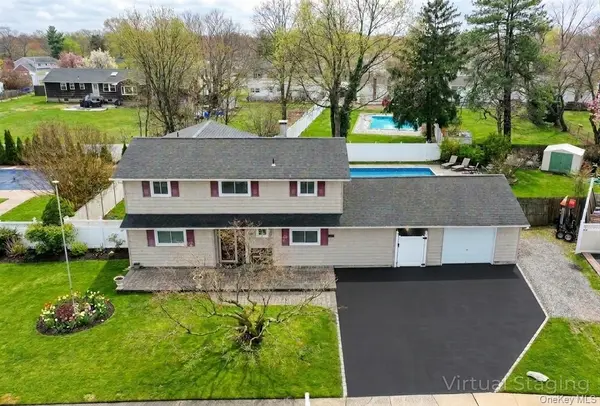26 Stevenson PL, Deer Park, NY 11729