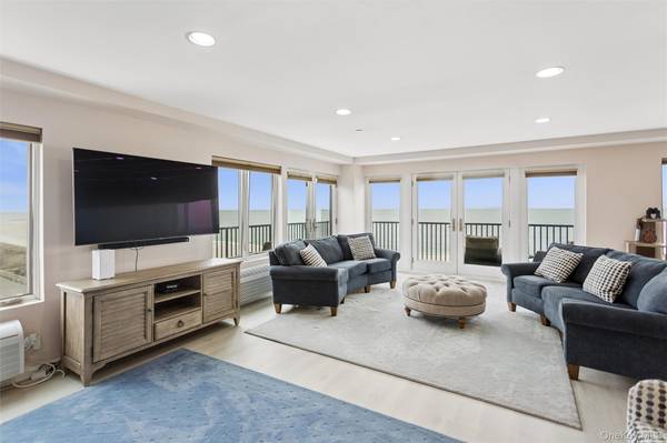260 W Broadway #7A, Long Beach, NY 11561