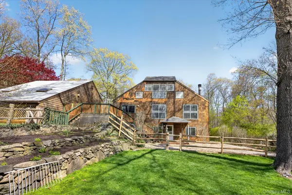 213 Vail LN, North Salem, NY 10560