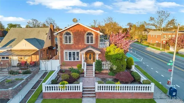 50-43 192nd ST, Fresh Meadows, NY 11365
