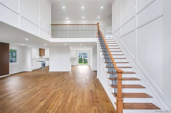 2571 Alder AVE, East Meadow, NY 11554