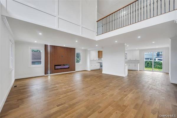 2571 Alder AVE, East Meadow, NY 11554