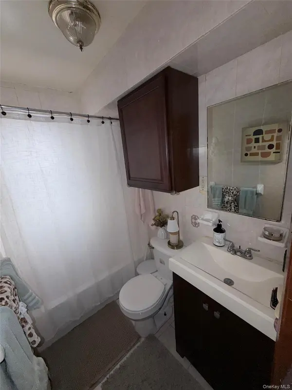132-18 156th ST, Jamaica, NY 11434
