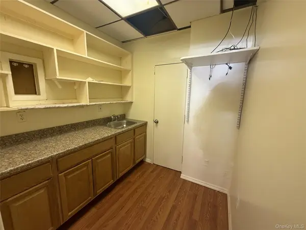10522 Jamaica AVE, Richmond Hill, NY 11418