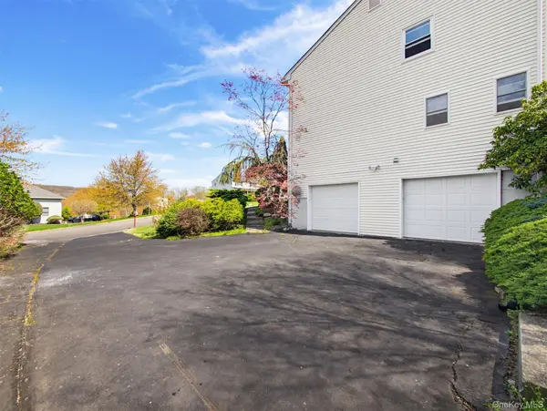 31 Dunnigan DR, Pomona, NY 10970