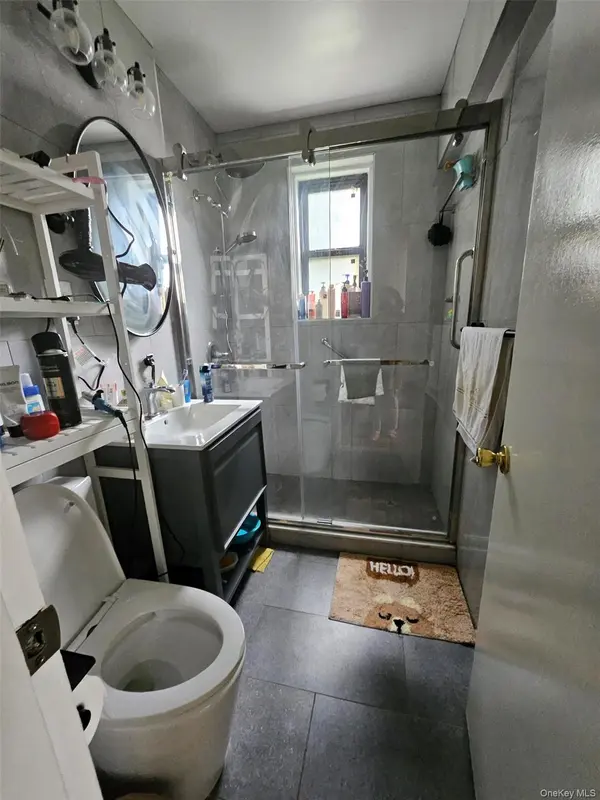 224-24 Union TPKE #1R, Oakland Gardens, NY 11314