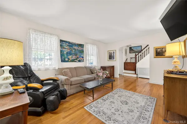 160 Albermarle AVE, Valley Stream, NY 11580