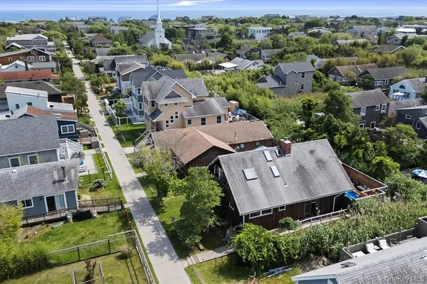 17 Bungalow WALK, Ocean Beach, NY 11770