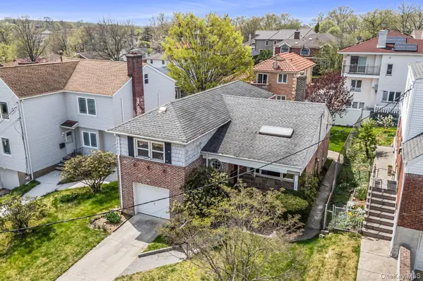 54-08 253rd ST, Little Neck, NY 11362