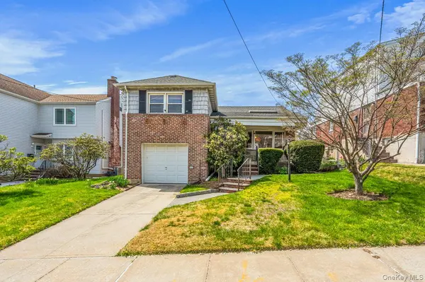 54-08 253rd ST, Little Neck, NY 11362