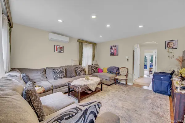 1312 Park AVE, New Hyde Park, NY 11040