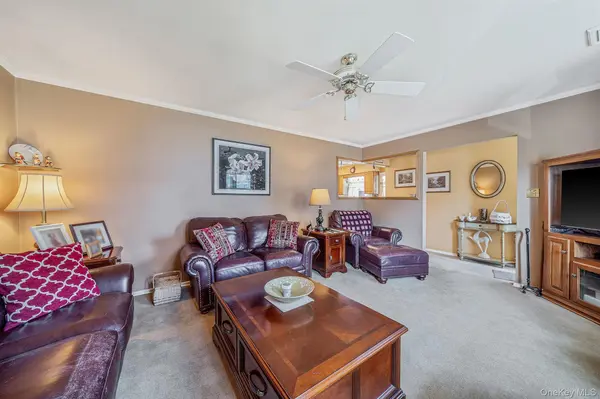 45 Cedar DR, Massapequa, NY 11758