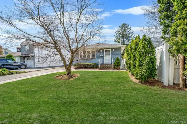 45 Cedar DR, Massapequa, NY 11758