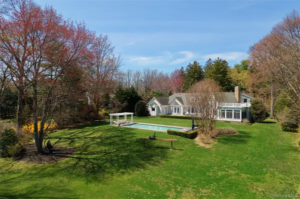17 Hilldale LN, Sands Point, NY 11050