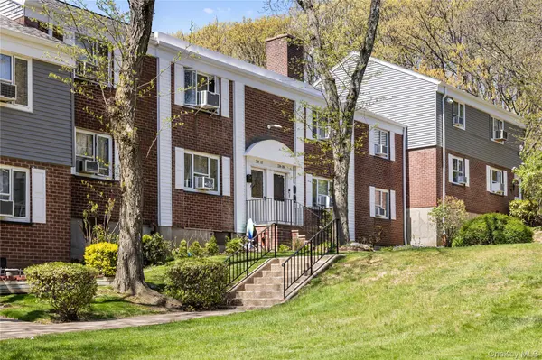 224-09 Manor RD #(Lower) 2408, Queens Village, NY 11427