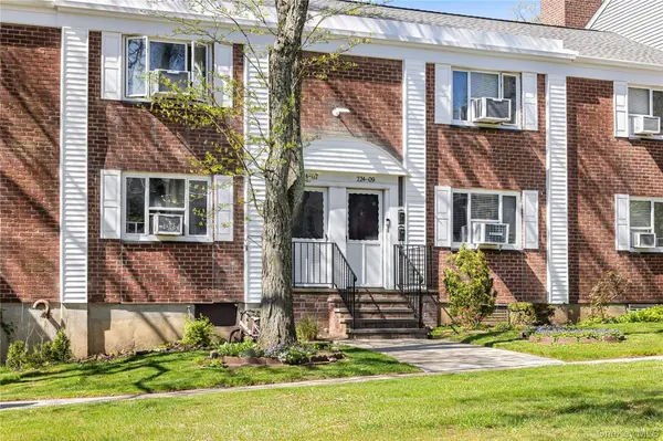 224-09 Manor RD #(Lower) 2408, Queens Village, NY 11427