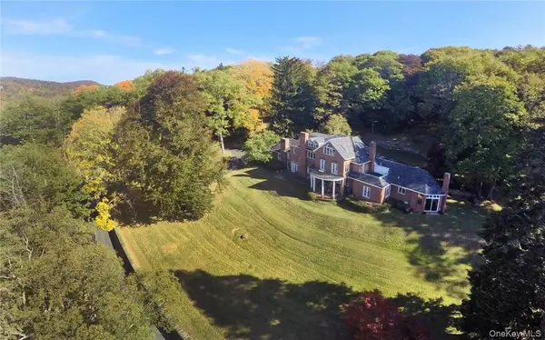 262 Tuxedo RD, Tuxedo Park, NY 10987