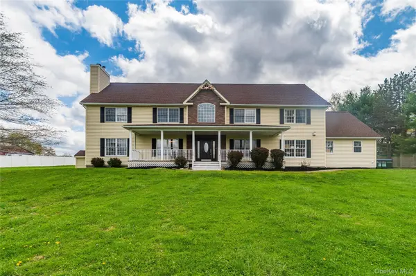 107 Dunthorne DR, Bloomingburg, NY 12721