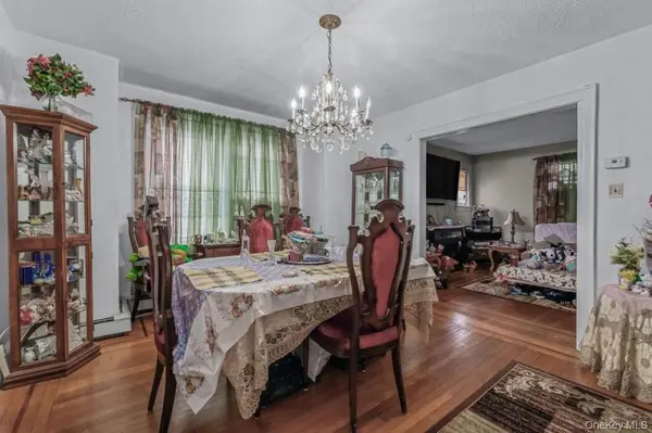 20 Nassau BLVD, Malverne, NY 11565