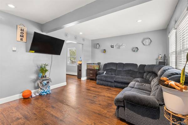 30 S 28th ST, Wyandanch, NY 11798