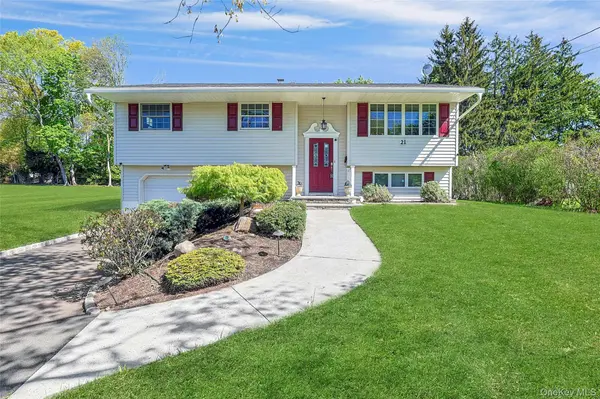 21 Kreuz DR, West Nyack, NY 10994