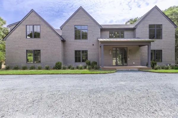 190A South Country RD, Remsenburg, NY 11960