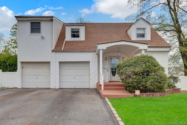451 N Grove ST, Valley Stream, NY 11580